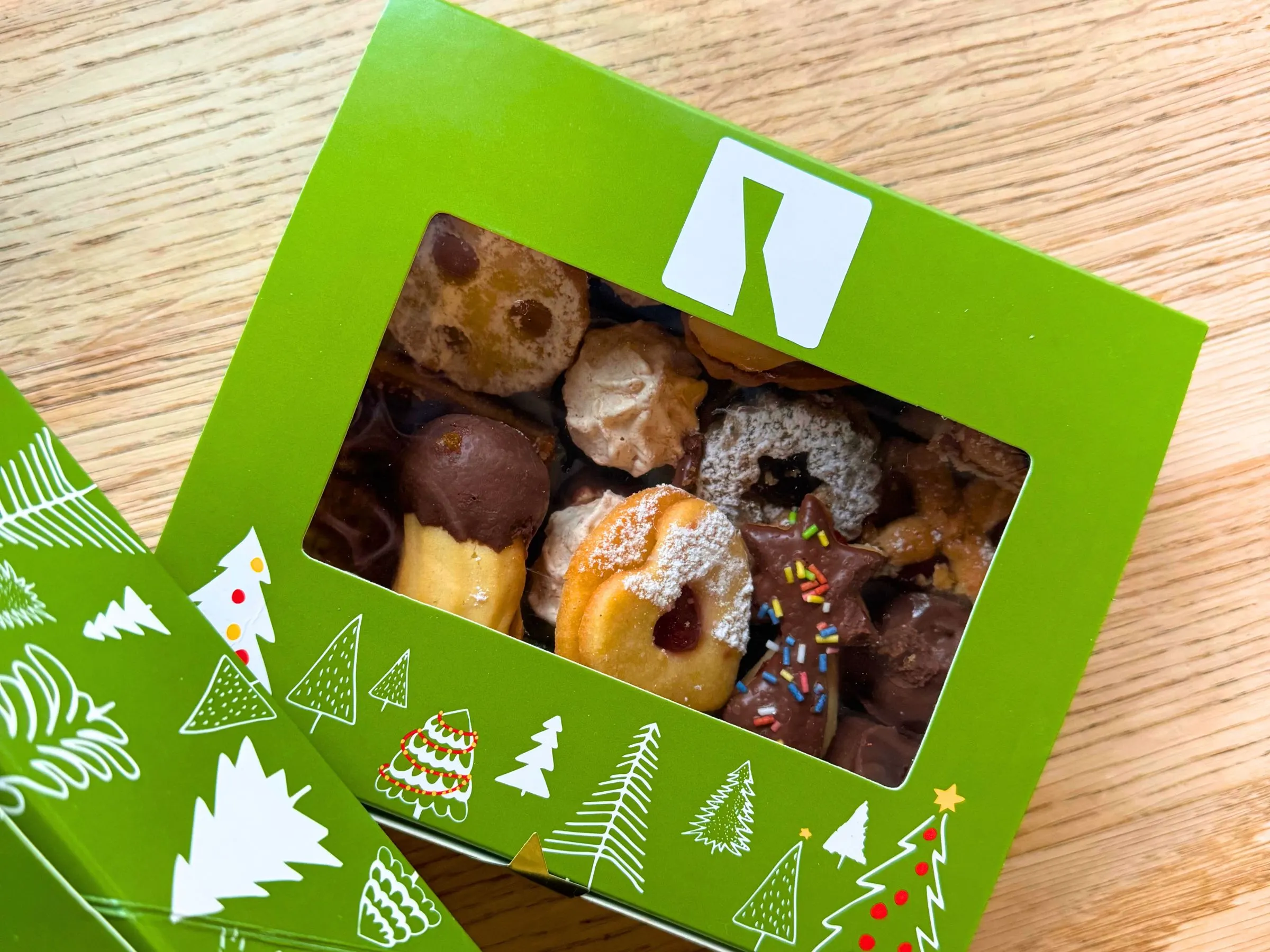 Zeitgeist-Keksbox mit Weihnachtskeksen