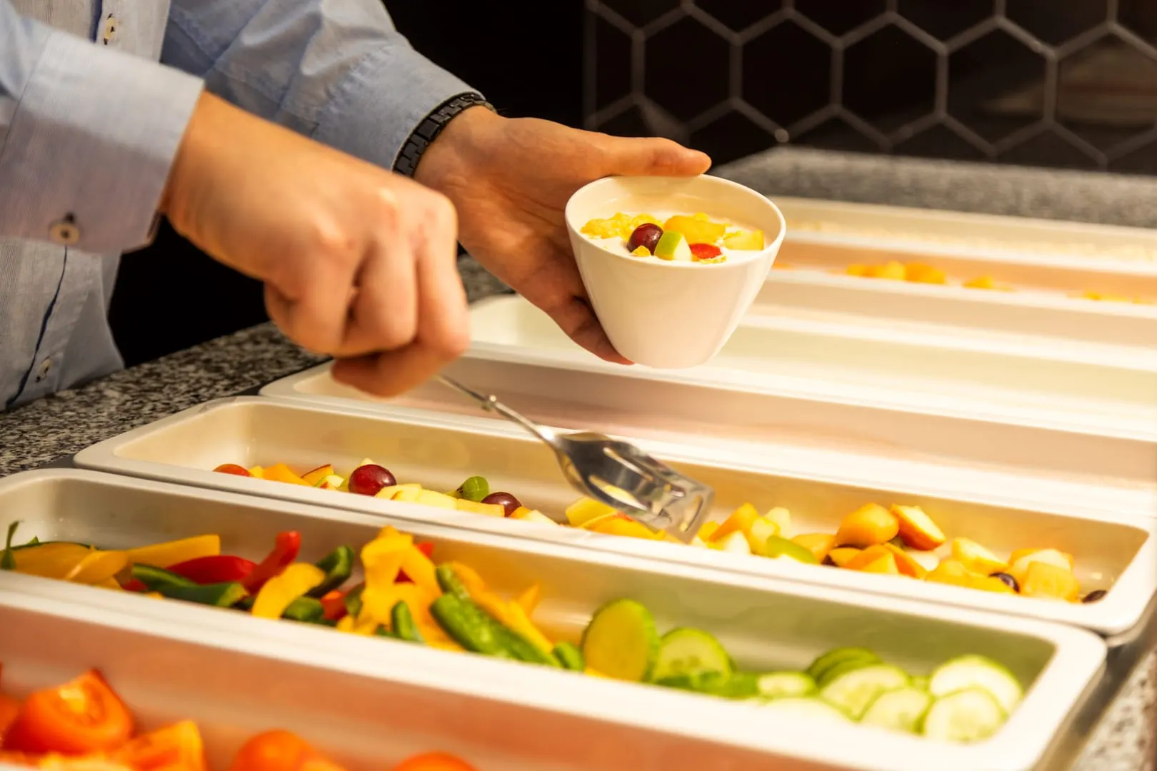 Obst und Gemüse am Frühstücksbuffet