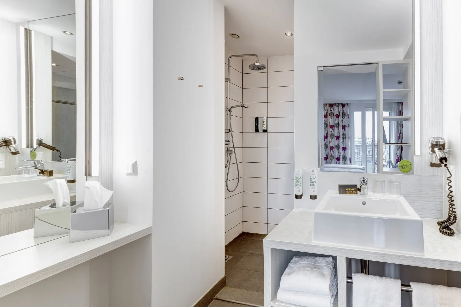 Prestige: vanity and curbless rain shower