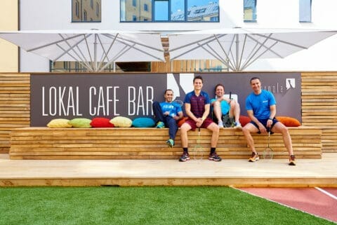 Sitzen im Zeitgeist Vienna Gastgarten